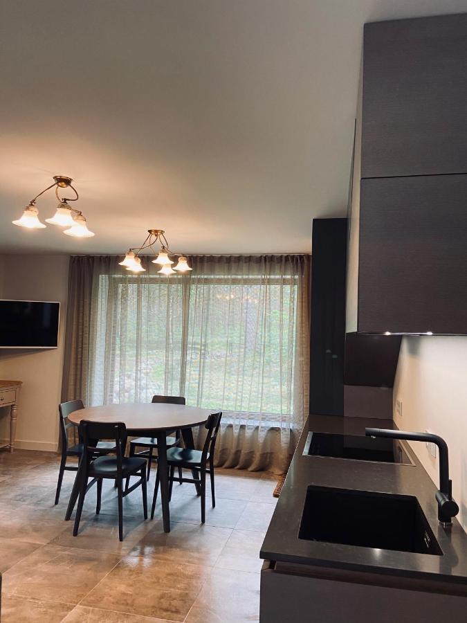 Roze Guest Houses Sklandas Bernāti Екстериор снимка