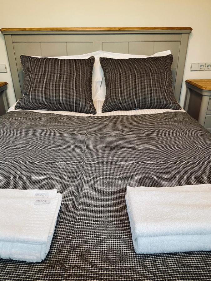 Roze Guest Houses Sklandas Bernāti Екстериор снимка