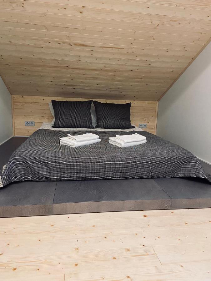 Roze Guest Houses Sklandas Bernāti Екстериор снимка