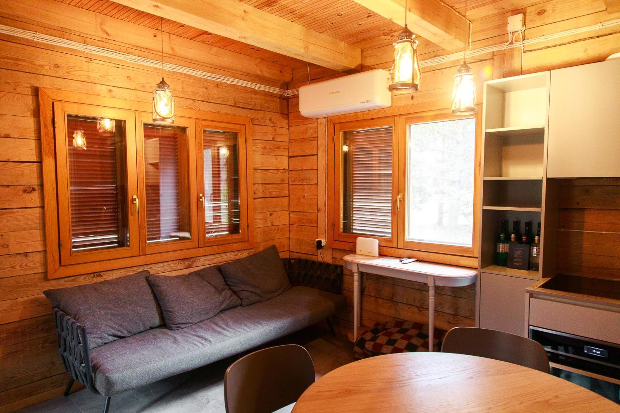 Roze Guest Houses Sklandas Bernāti Екстериор снимка