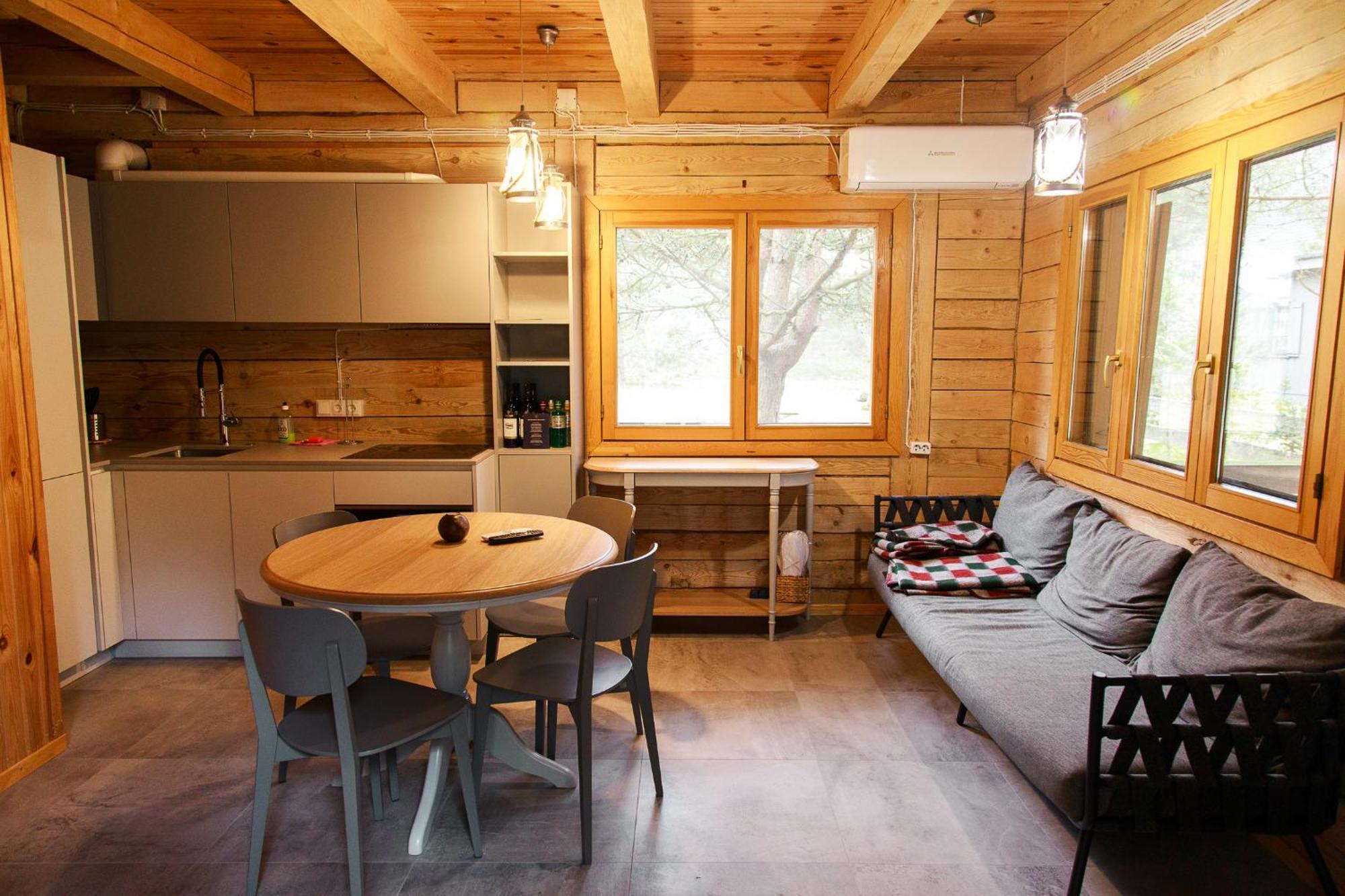 Roze Guest Houses Sklandas Bernāti Екстериор снимка