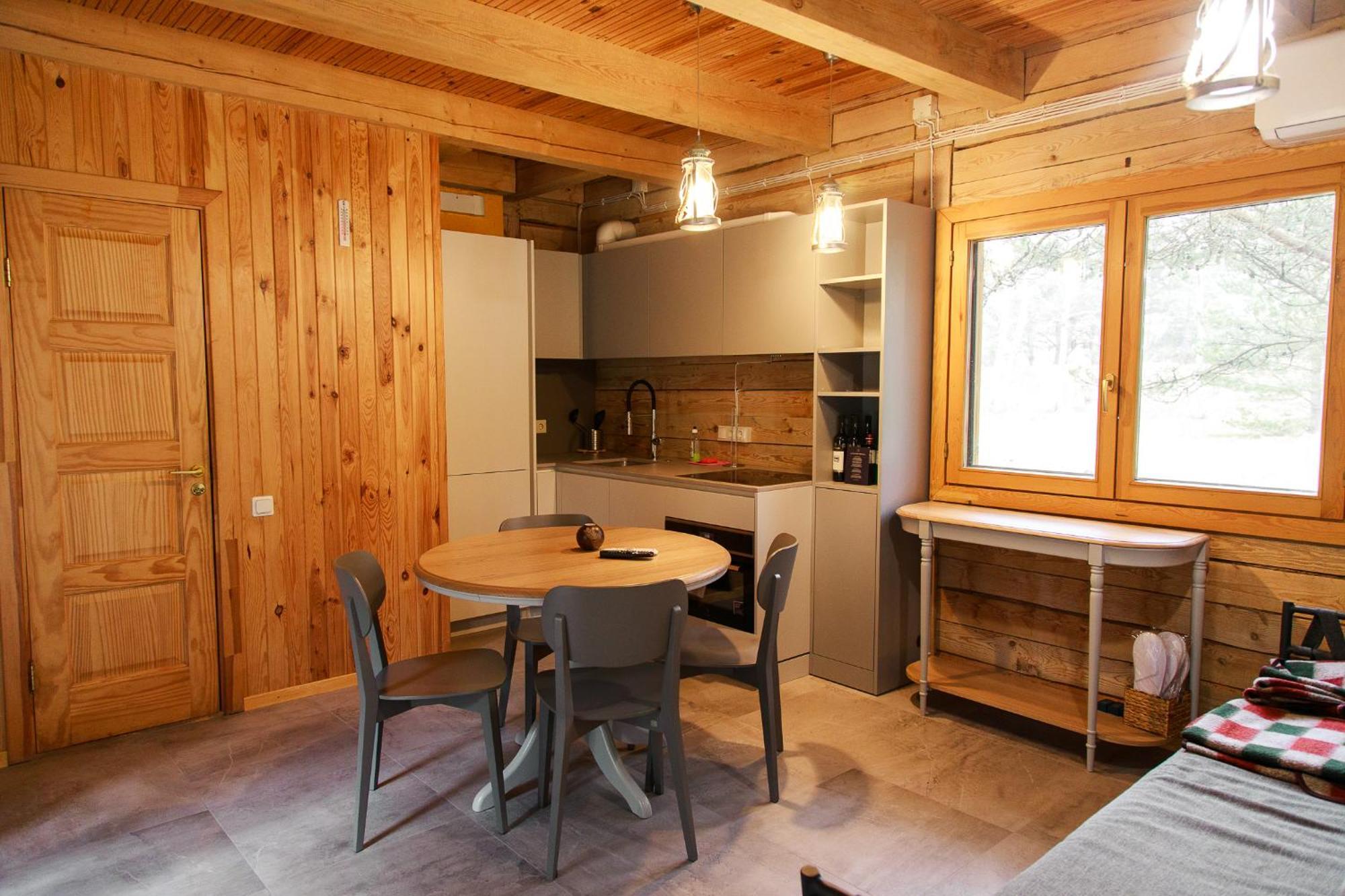 Roze Guest Houses Sklandas Bernāti Екстериор снимка