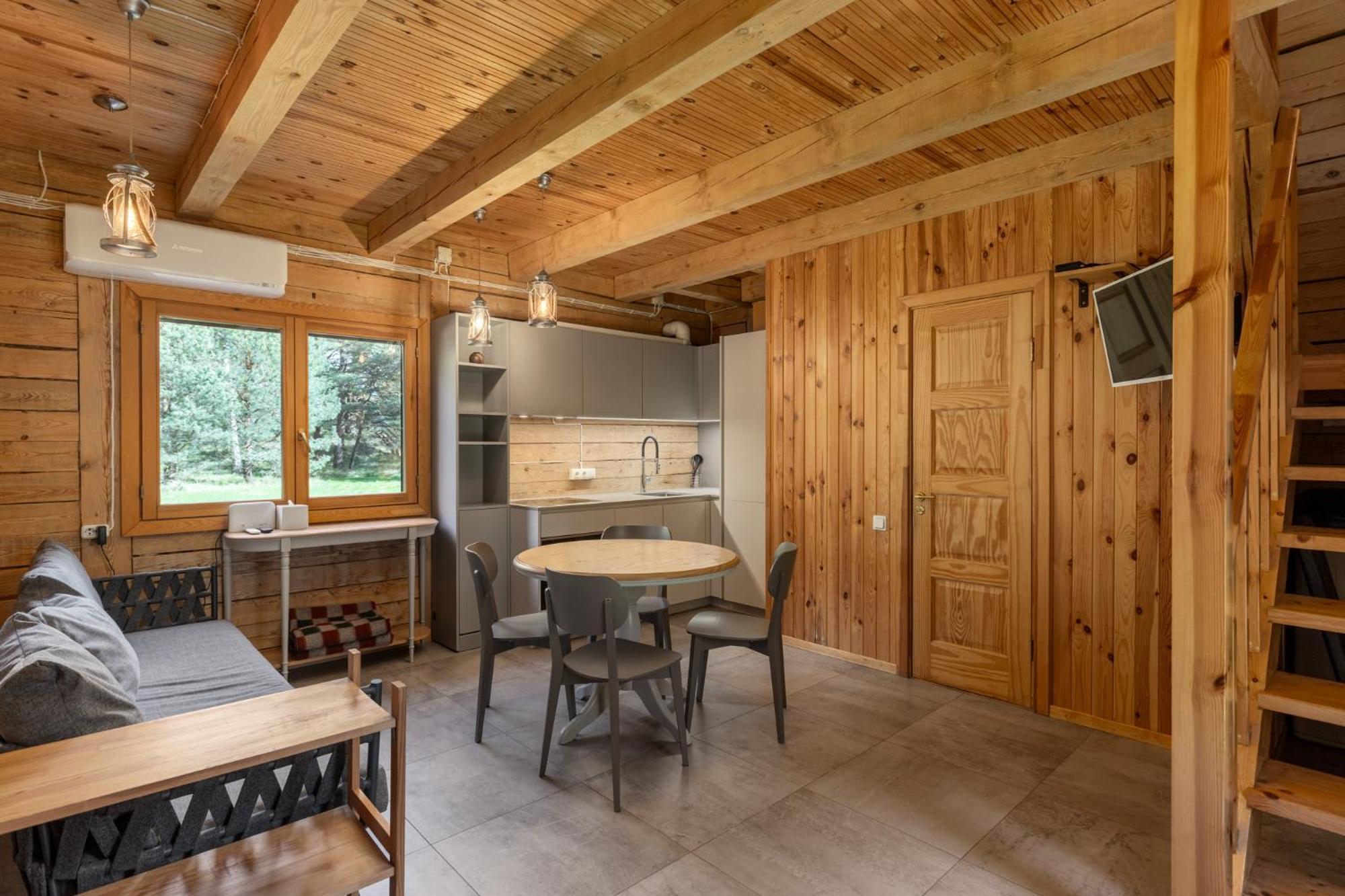 Roze Guest Houses Sklandas Bernāti Екстериор снимка